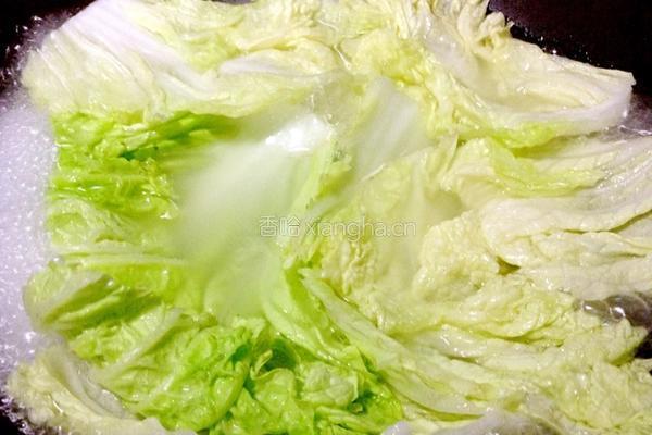 白菜肉卷的做法图解4