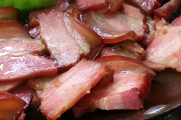 荷兰豆炒腊肉的做法图解3