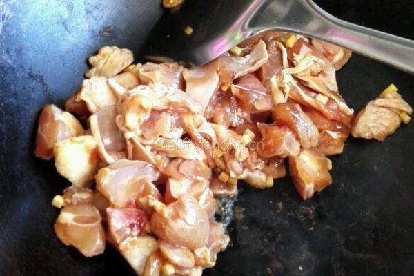红烧鸡块烧土豆的做法图解5