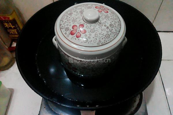 核桃莲子炖猪心的做法图解6