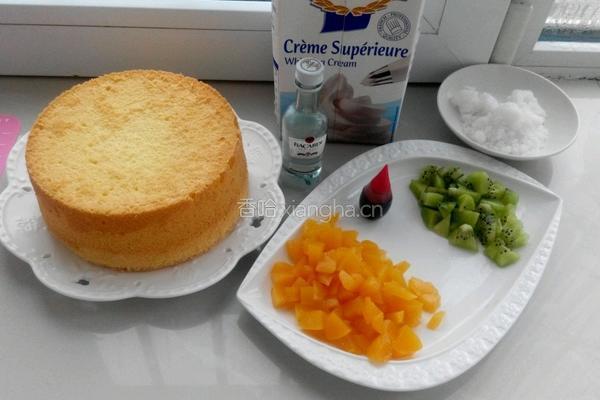 六寸裱花蛋糕的做法图解1