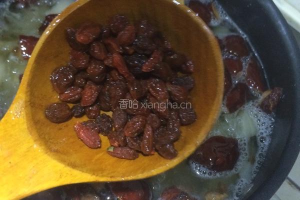 银耳雪梨红枣羹的做法图解7