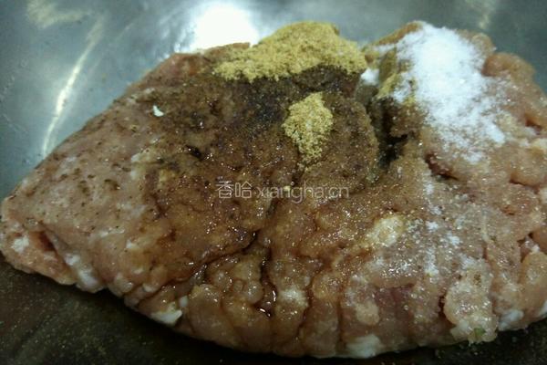 香菇胡萝卜瘦肉蒸饺的做法图解6