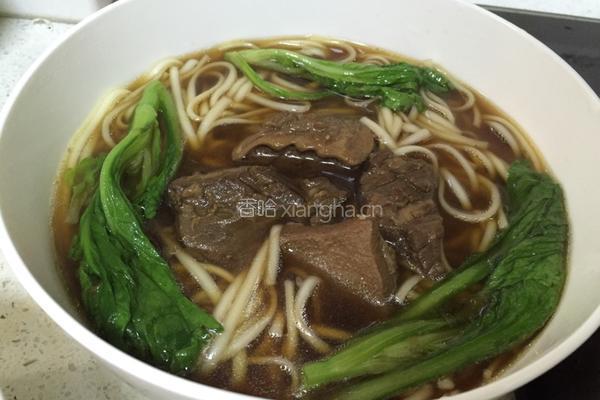 卤牛腩汤面的做法图解9