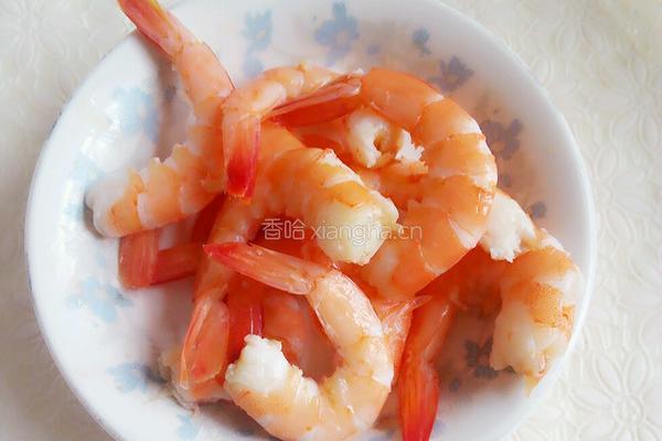 茄汁虾仁的做法图解1