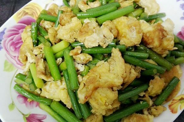 蒜苔炒鸡蛋的做法图解5