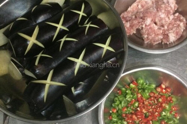 肉沬茄子的做法图解1