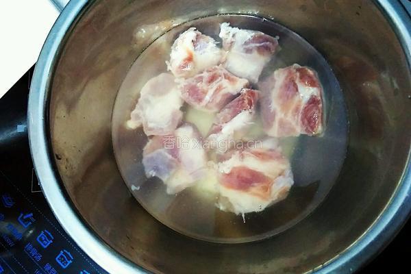 香菇白菜排骨汤的做法图解3