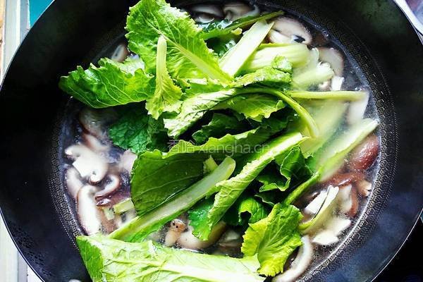 香菇白菜排骨汤的做法图解13
