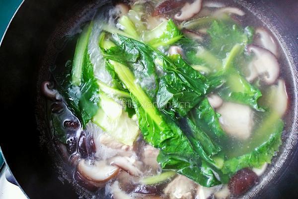香菇白菜排骨汤的做法图解16