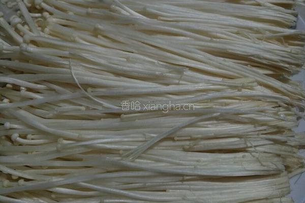 剁椒金针菇的做法图解1