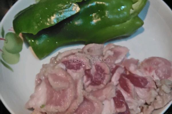 腐竹小炒肉的做法图解2