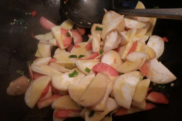 鸡腿菇炒油菜的做法图解3