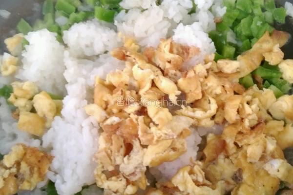 青椒蛋炒饭的做法图解6