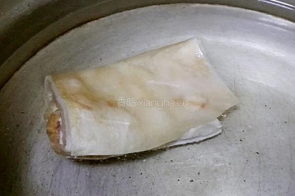 五花肉炒辣白菜的做法图解1