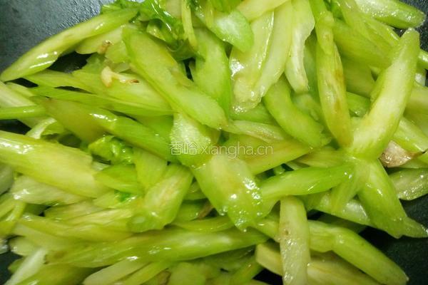 陈醋炒西芹的做法图解7