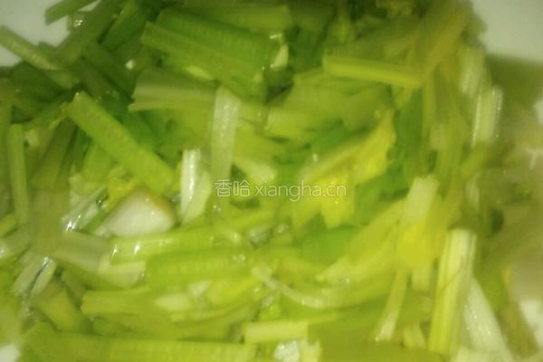 芹菜冬笋丝炒肉丝的做法图解1