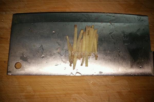 姜丝紫甘蓝的做法图解2