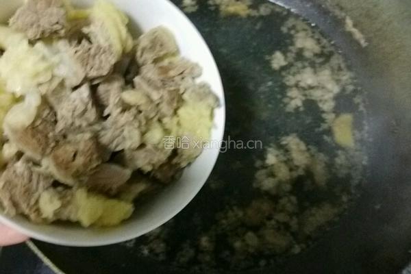 清汤牛肉炖萝卜的做法图解1