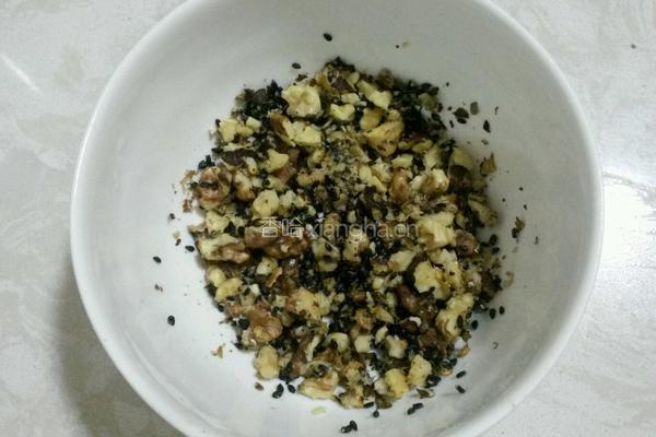 黑芝麻核桃粥的做法图解5