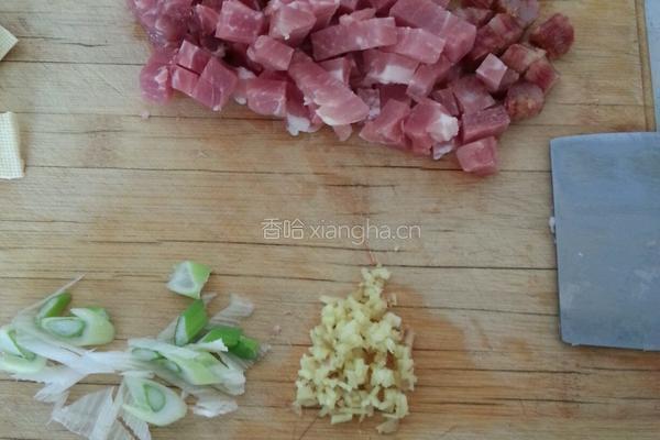 肉丁豌豆的做法图解1