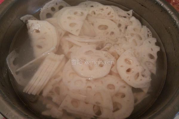 凉拌莲藕的做法图解1