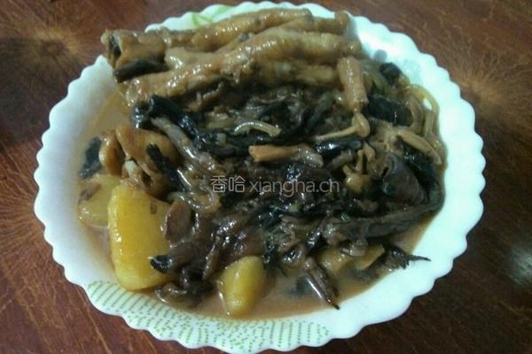 东北蘑菇炖鸡爪子的做法图解11