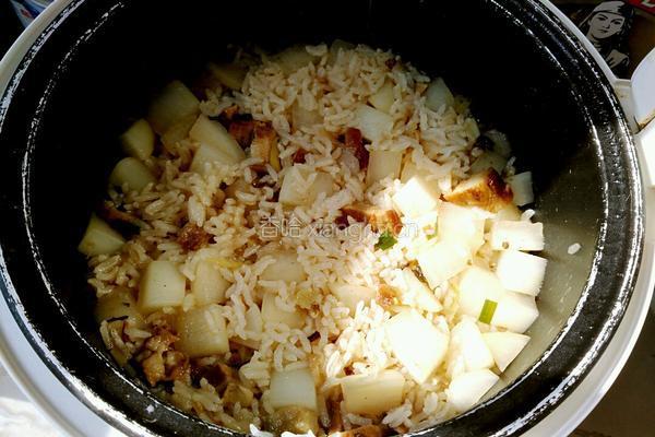 萝卜丁扣肉米饭的做法图解16