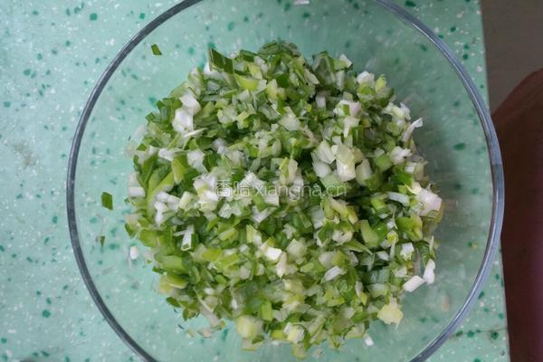 芹菜饺子汤饭的做法图解3