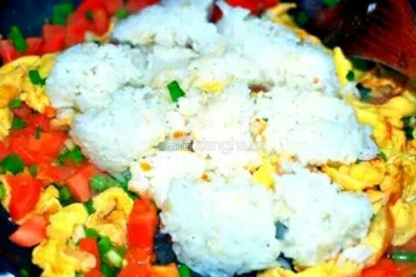 番茄鸡蛋炒饭的做法图解6