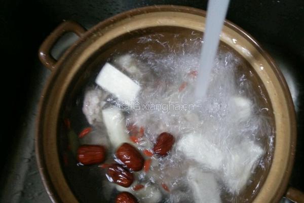 美味的牛骨汤的做法图解6