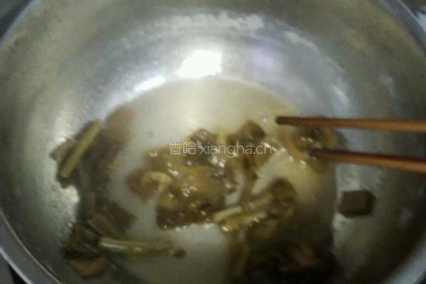 番茄酸菜鸡蛋汤面条的做法图解3