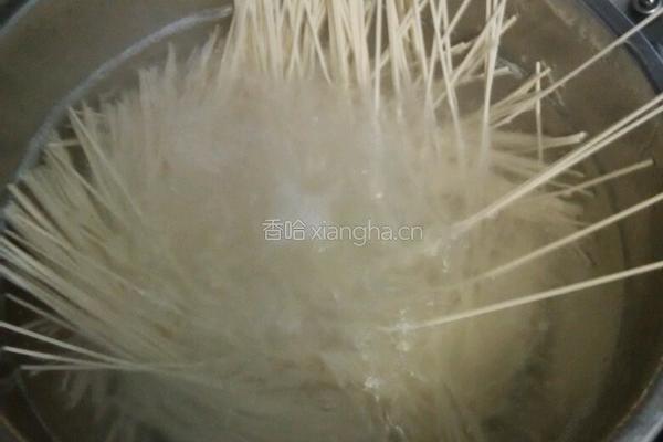 番茄酸菜鸡蛋汤面条的做法图解9
