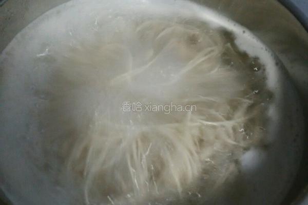 番茄酸菜鸡蛋汤面条的做法图解10