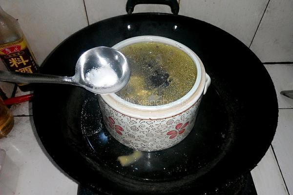 当归黄芪乌鸡汤的做法图解6