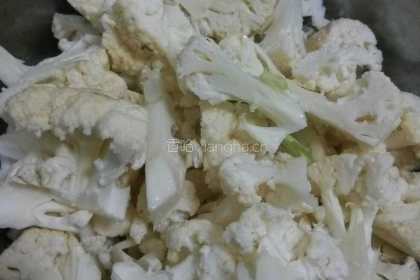 香菜炒菜花的做法图解2