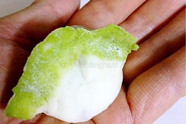 翡翠白菜饺子的做法图解9