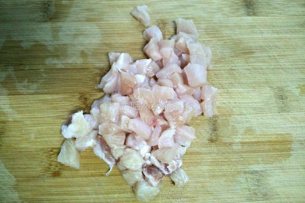豌豆炒肉丁的做法图解2