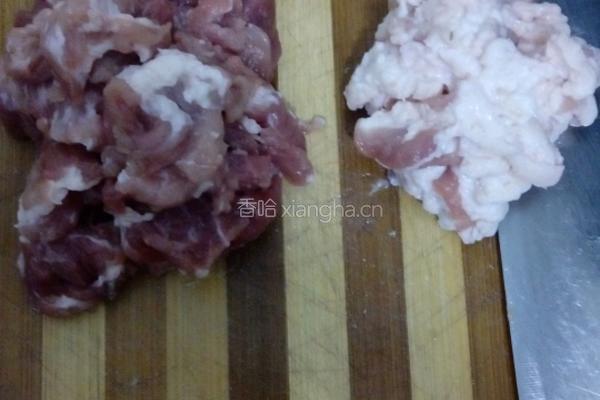 蘑菇炒肉的做法图解1