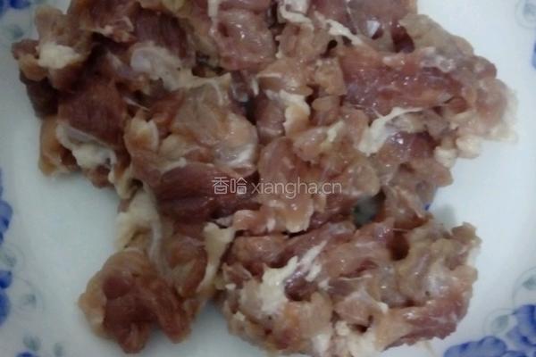 蘑菇炒肉的做法图解2