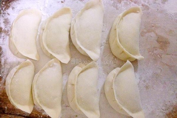 蒸大饺子 萝卜馅的做法图解5