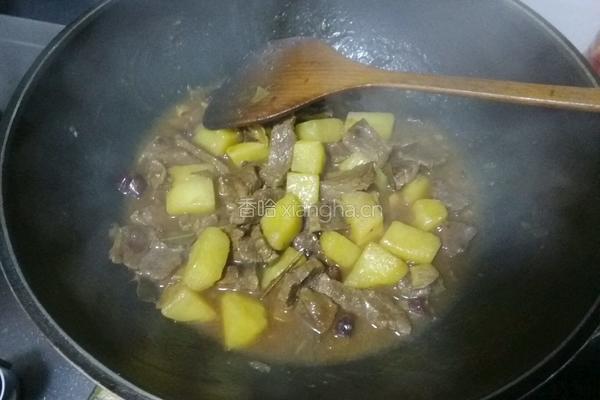 土豆烧牛肉的做法图解10