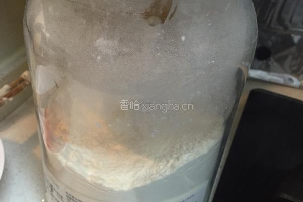 香菜葱花蛋饼的做法图解1