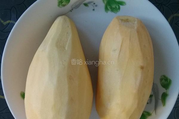 拔丝地瓜的做法图解1