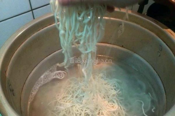 炒面的做法图解2