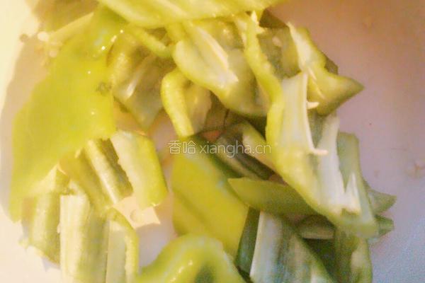 青椒炒羊血的做法图解2