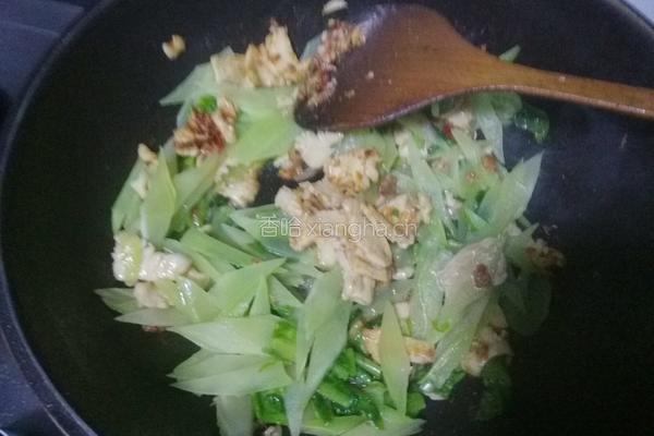 莴笋炒鸡肉的做法图解6