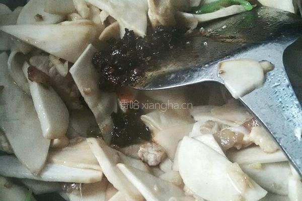 老干妈辣酱炒肉片杏鲍菇的做法图解4