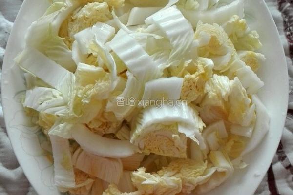 娃娃菜粉丝炒番茄的做法图解3