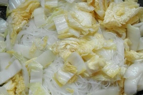 娃娃菜粉丝炒番茄的做法图解8